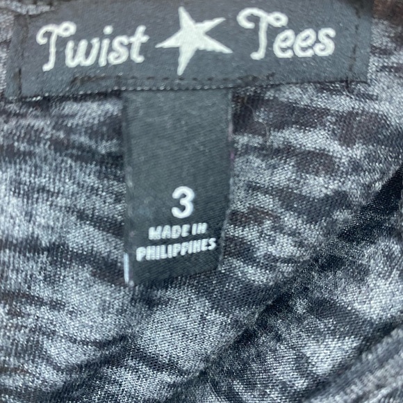 Grey/black T-shirt with key hole back - Picture 2 of 3